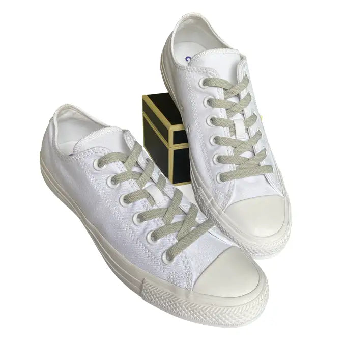 skosnoeren-sneakers-graa-ljus
